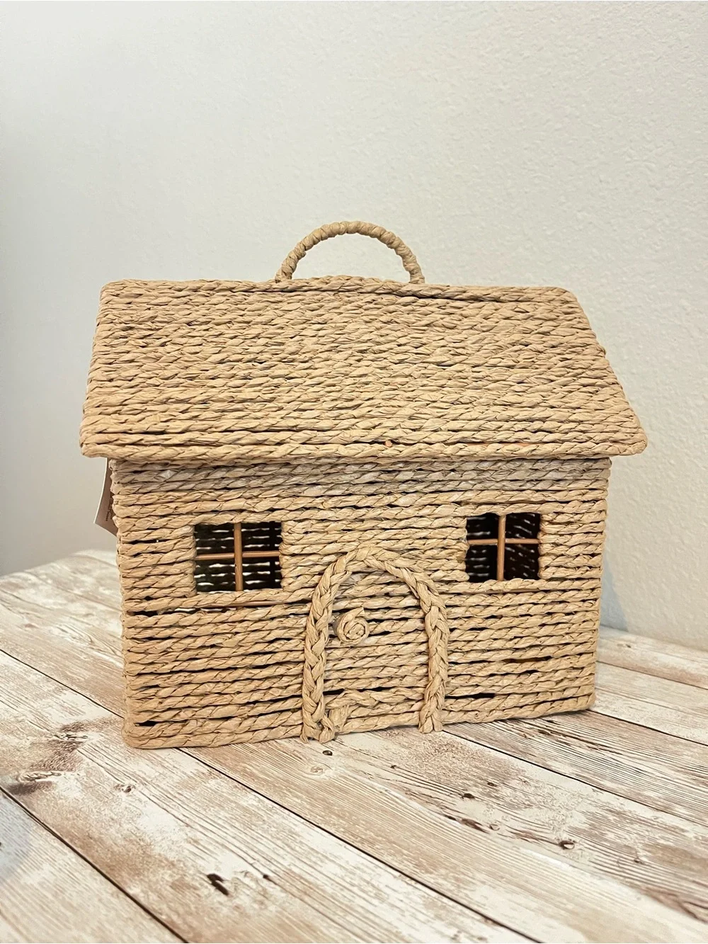 Brand New Target Bullseye - Woven House Storage Box.🎀